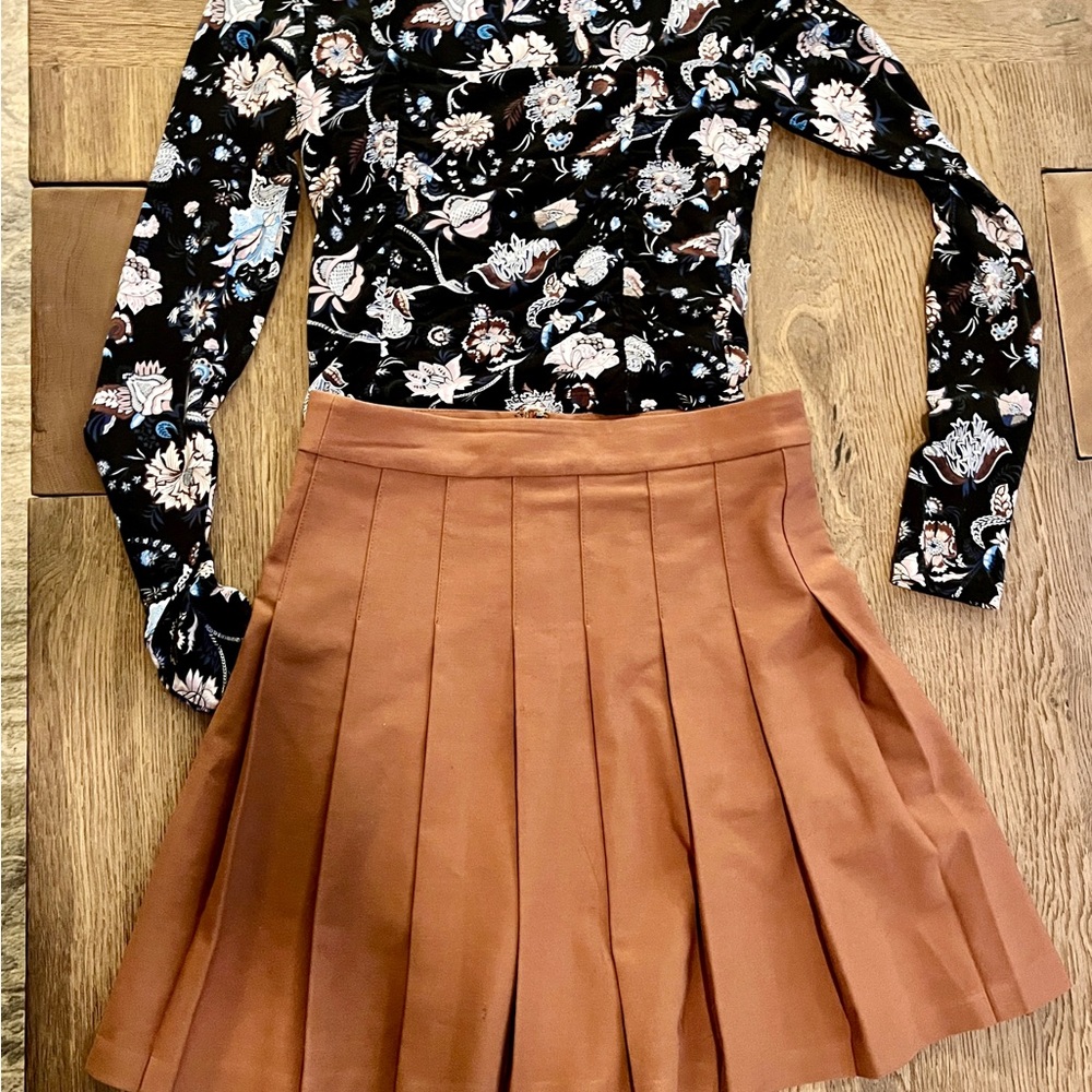 Sundeh - Aritzia skirt